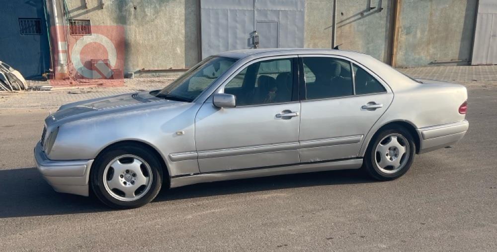 مرسيدس بنز E-Class